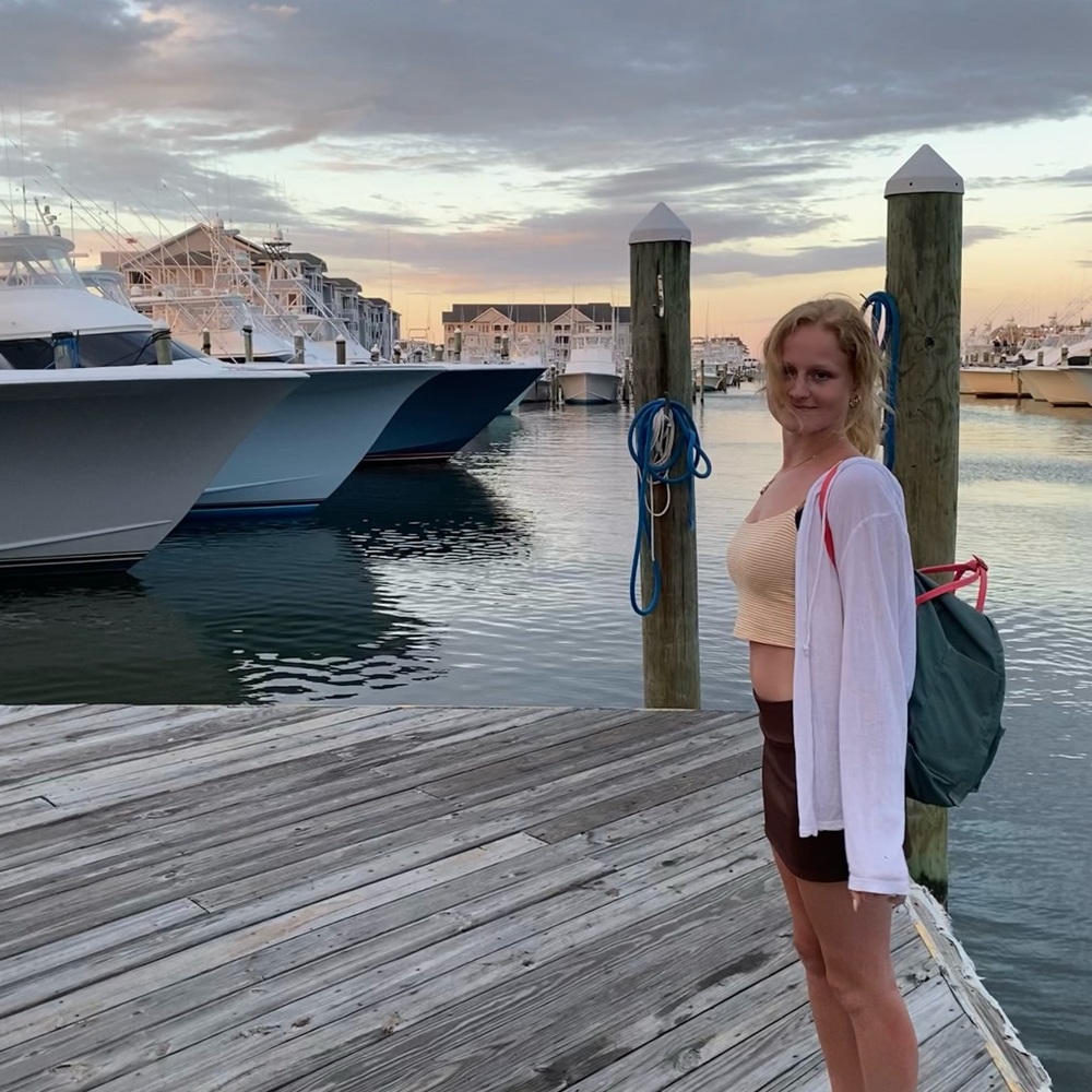 Meet your Posher, Eva